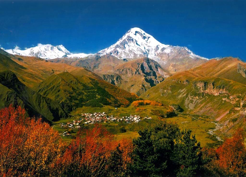 Guest House Sandro Kazbegi Exterior foto