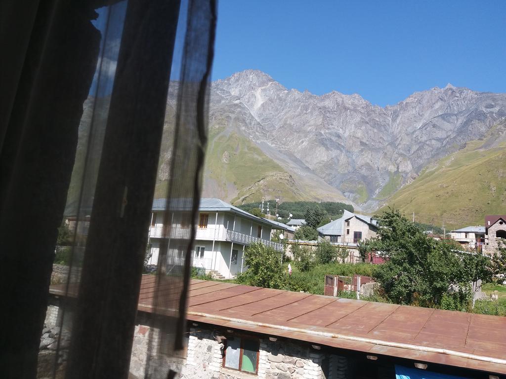 Guest House Sandro Kazbegi Exterior foto